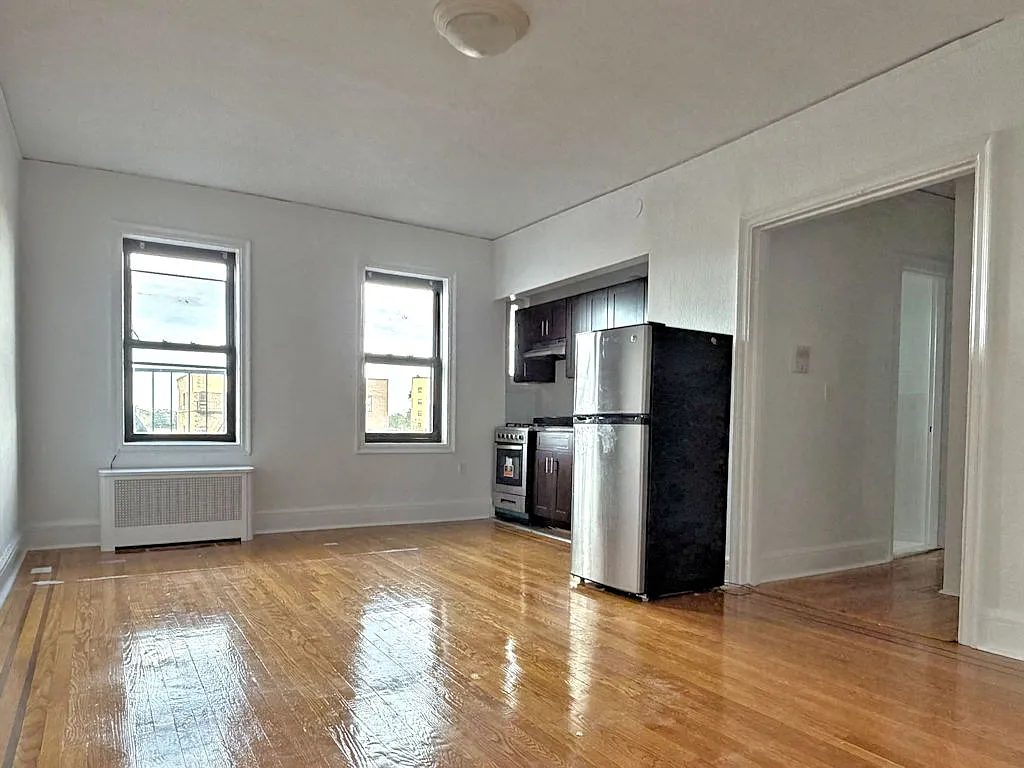 Apartment for Rent — Photo 2