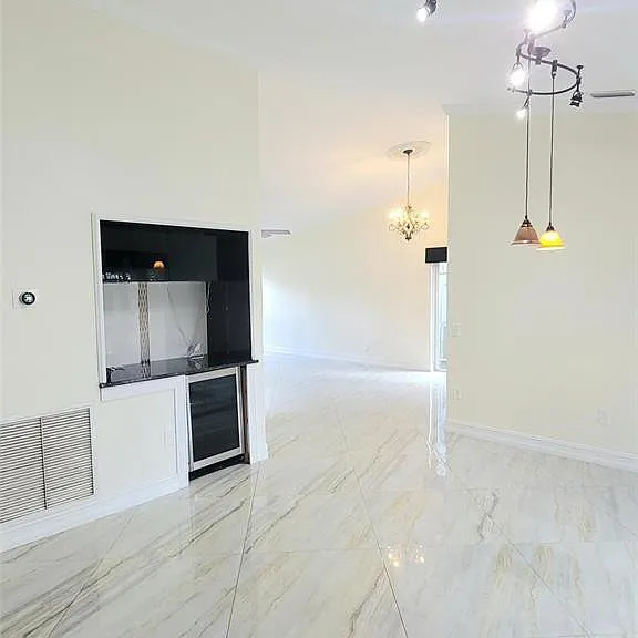 531 SW 167th Ter — Photo 4