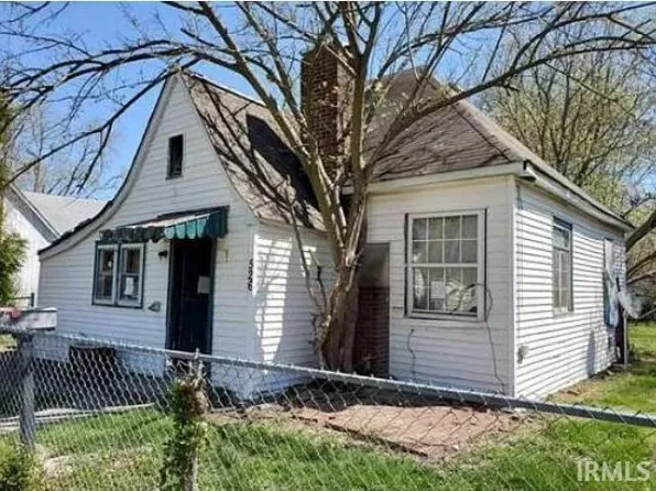 526 S Washington St, Jasonville, IN 47438