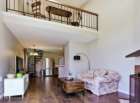 3rd image of 375 W Wilmington Dr #203E