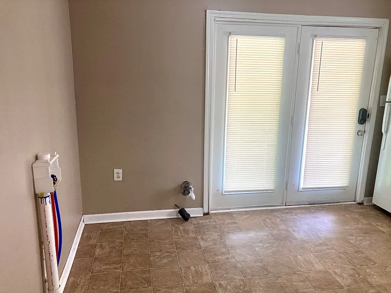 325 E Forest Ave — Photo 13