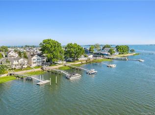 11 Sylvester Ct, Norwalk, CT 06855