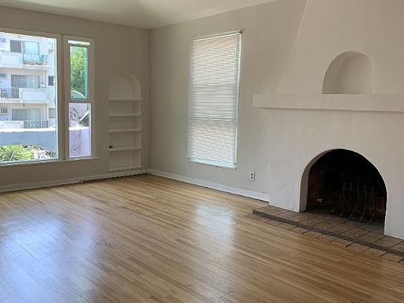 3rd image of 449 N Hayworth Ave #451