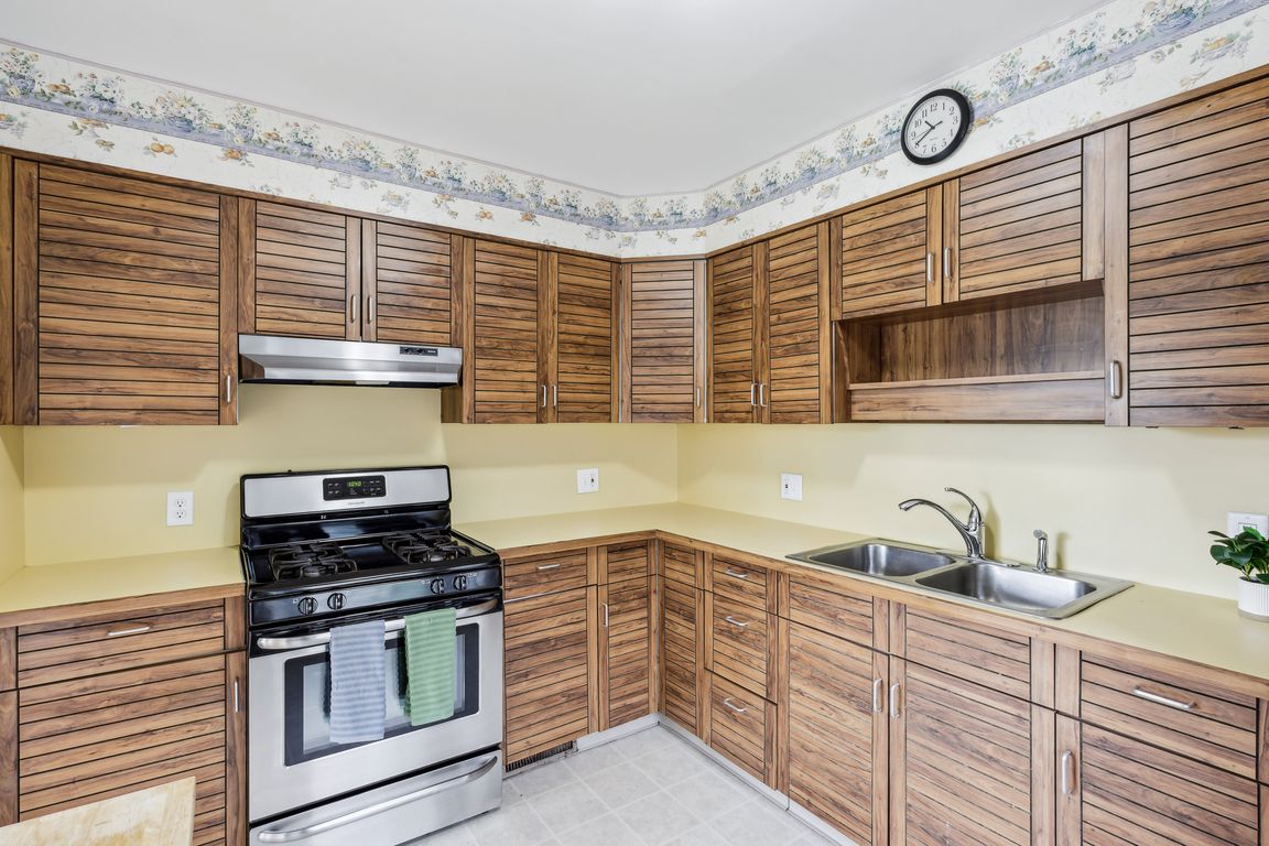 Lakeview Ave-0705-011.jpg