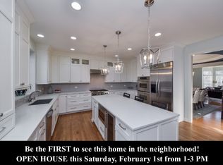 644 N Wright St, Naperville, IL 60563