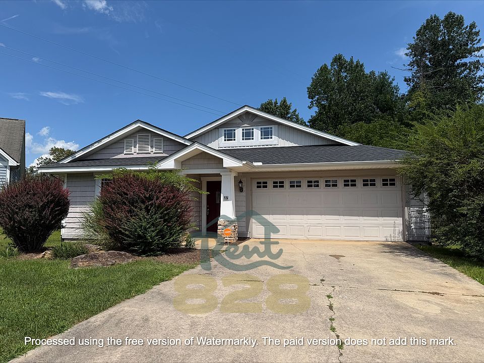 Welcome home to 37 Sunview Circle!