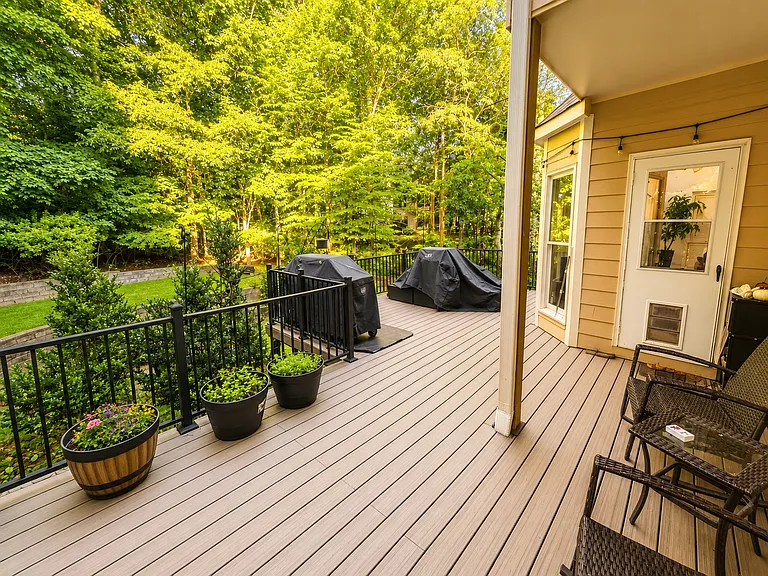 6730 Ridgefield Dr — Photo 37