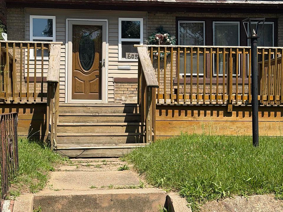 1st image of 605 Durbin St