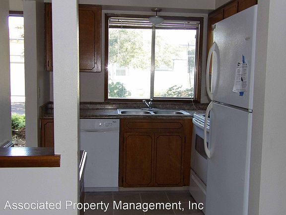 3rd image of 125 NE 7th Ave