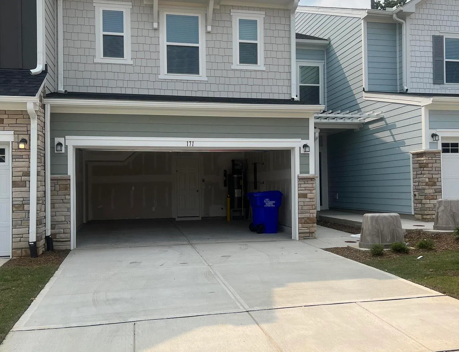 3 bed, 2.5 bath, $2,550 — Photo 2