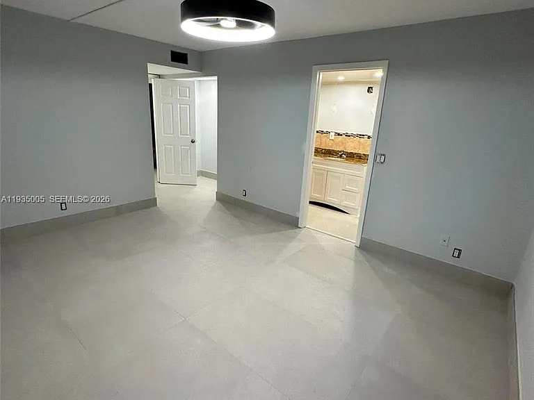 9440 SW 8th St #402 — Photo 18