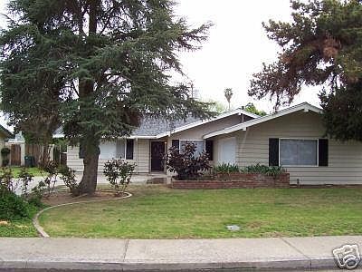 2nd image of 2513 Oakwood Dr