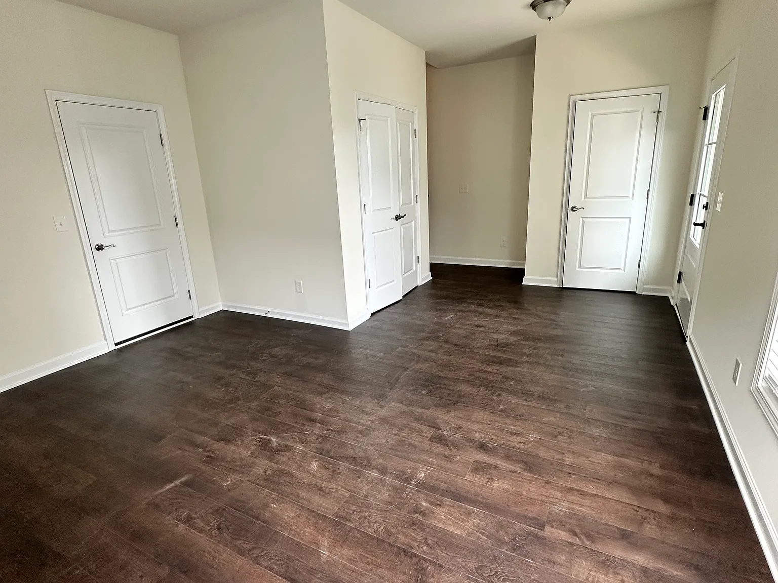 3 bed, 2.5 bath, 1980 sqft, $2,050 — Photo 4