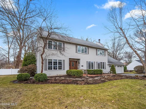 35 Axbridge Lane, Delmar, NY 12054