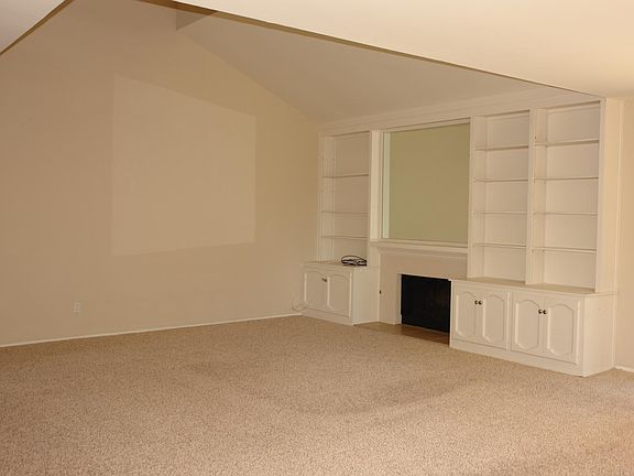 4th image of 833 Chervil Ct