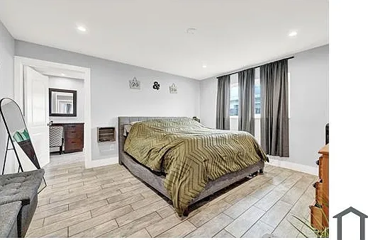 5 bed, 1757 sqft, $5,300 — Photo 4