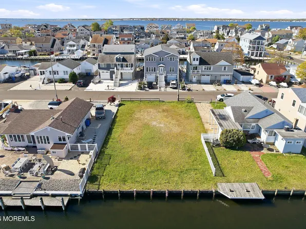 10 Cruiser Court, Toms River, NJ 08753
