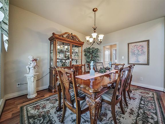 5th image of 544 Kirkham Ln