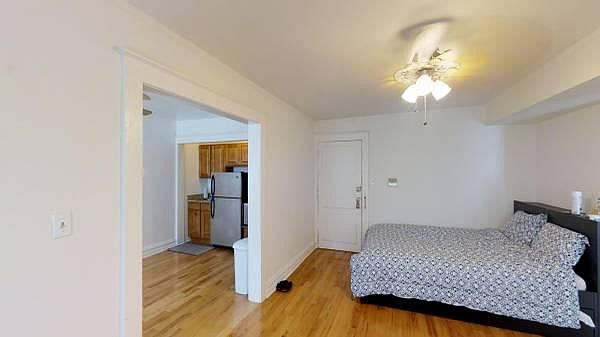 2nd image of 1009 Davis St #S1