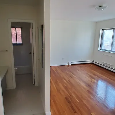 Rented by Re/Max In The City | media 1