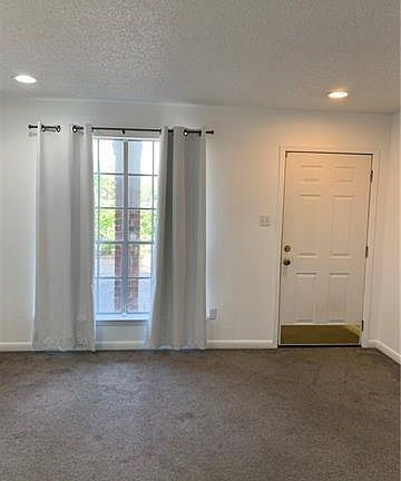 4th image of 2228 Broadway St