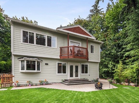 3rd image of 16931 SE Newport Way