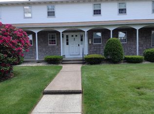 96 Fuller St APT 28, Ludlow, MA 01056