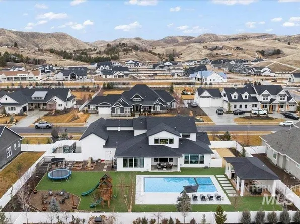 8309 W Mirror Pond Dr, Boise, ID 83714