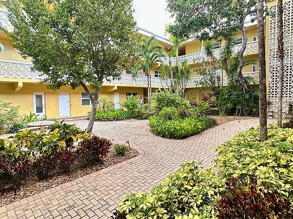 3rd image of 815 Middle River Dr APT 110