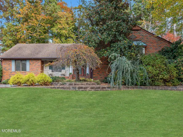 32 Timber Lane, Manalapan, NJ 07726