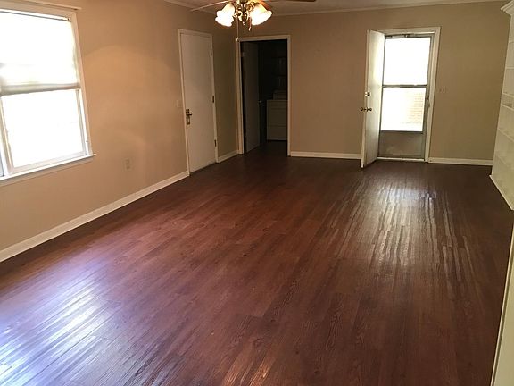 3rd image of 813 McLemore Dr