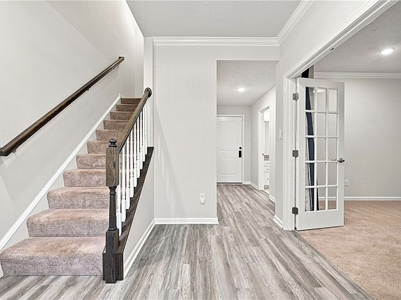 3rd image of 2004 Hemlock Ln