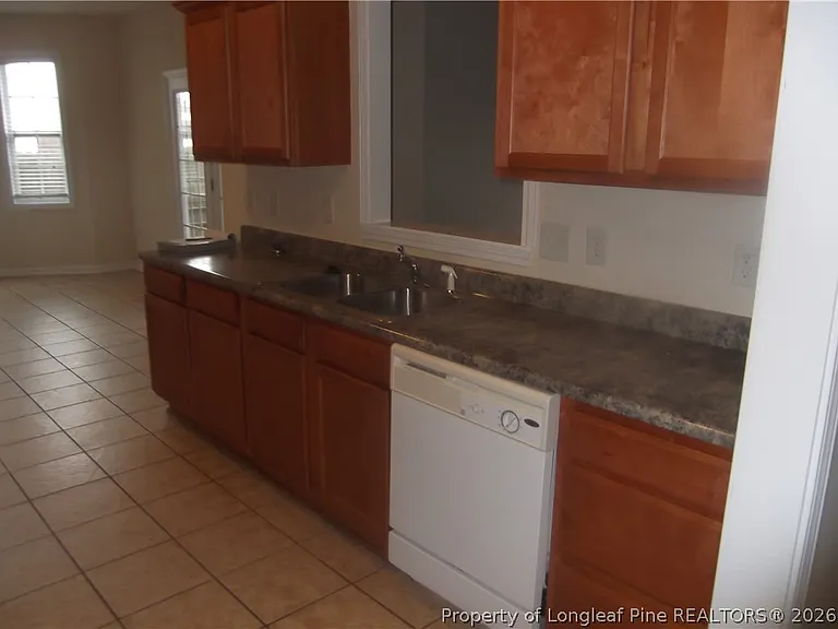 1250 Mingary Ave — Photo 7