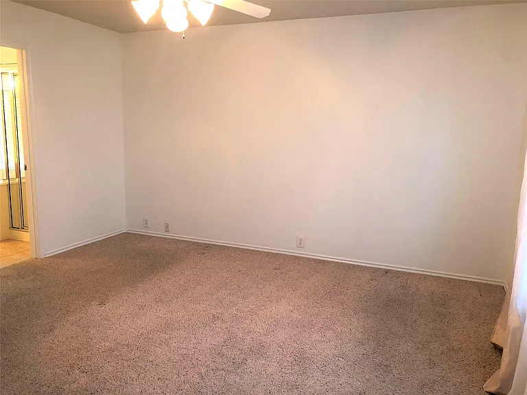 4611 Pin Oak Creek Ln — Photo 20