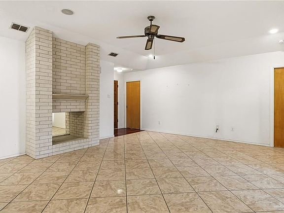 4th image of 1901 Tyler St