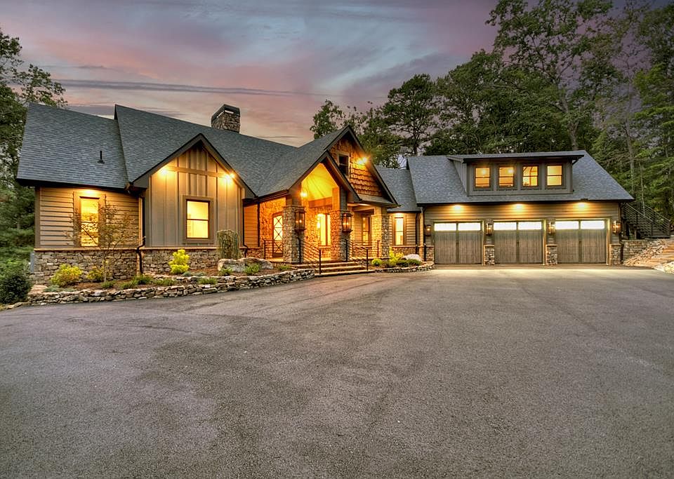 1st image of 101 Bennett Springs Ct
