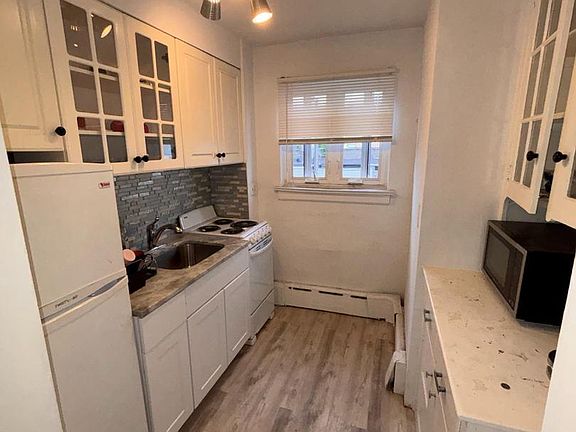 5th image of 749 Yorkway Pl