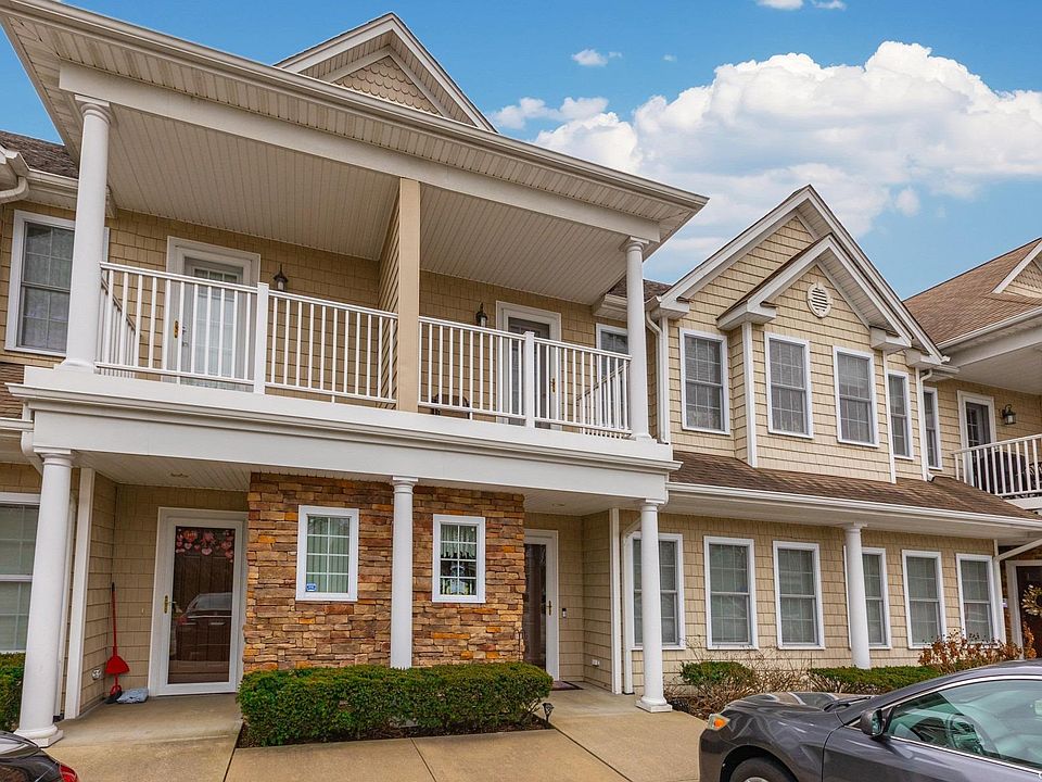 19 Della Drive UNIT 19, West Babylon, NY 11704 Zillow