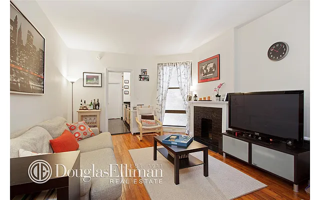 Rented by Douglas Elliman | media 17