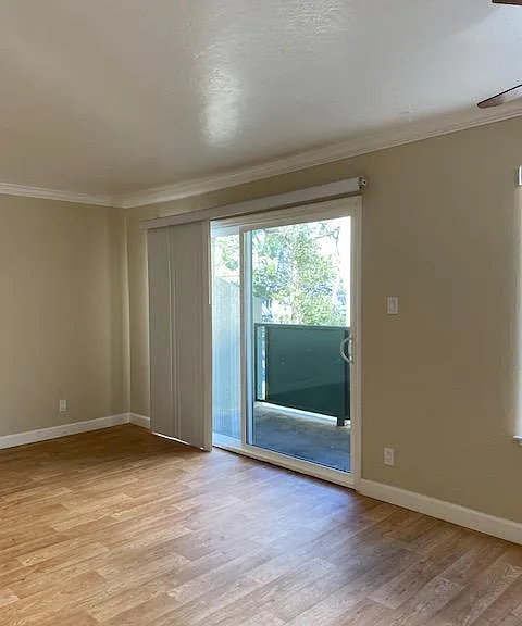 1029 El Camino Real #2 — Photo 16
