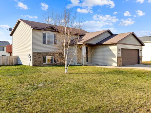 6606 Black Spruce St, Saint Cloud, MN 56303