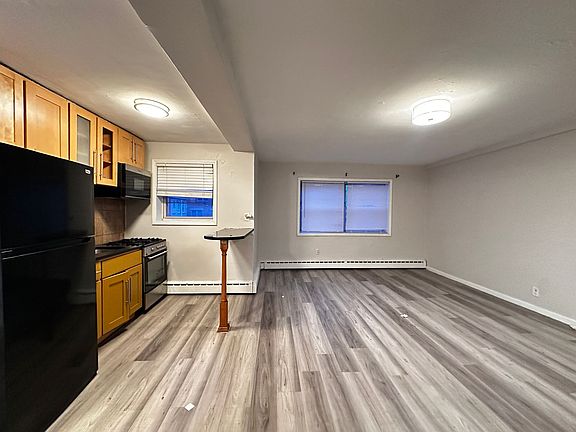 4th image of 36 Duncan Ave #36E