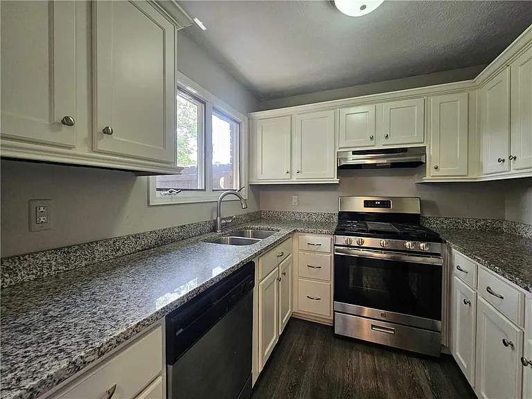 1192 Ashborough Dr SE #B — Photo 15