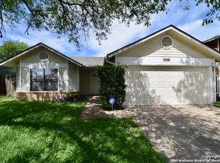 8466 Maple Ridge Dr, San Antonio, TX 78239