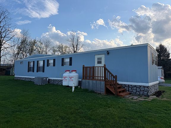 3rd image of 702 Walnut Bottom Rd