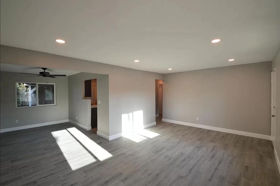 Building Photo - 5358 Howard St #5366-A