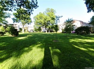 138 Woodside Grn APT 2A, Stamford, CT 06905