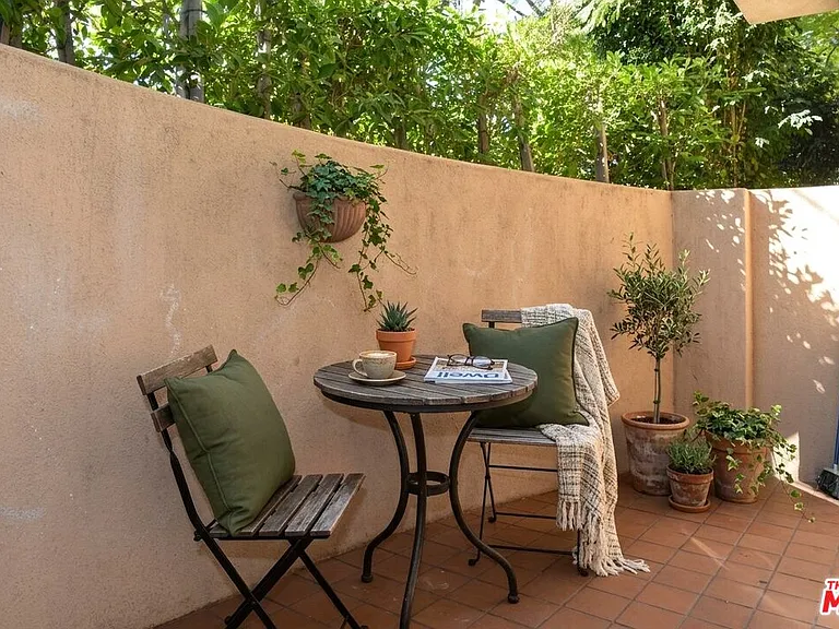235 S Gale Dr #101 — Photo 16