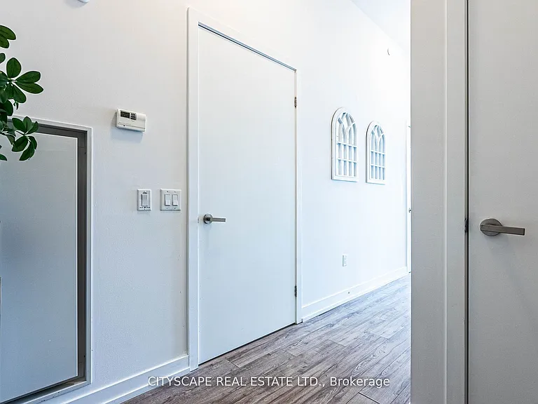 77 Shuter St #907 — Photo 6