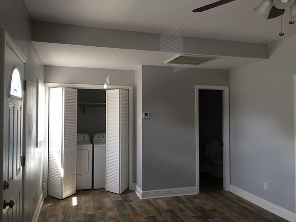 Laundry Closet w appliances and Bath